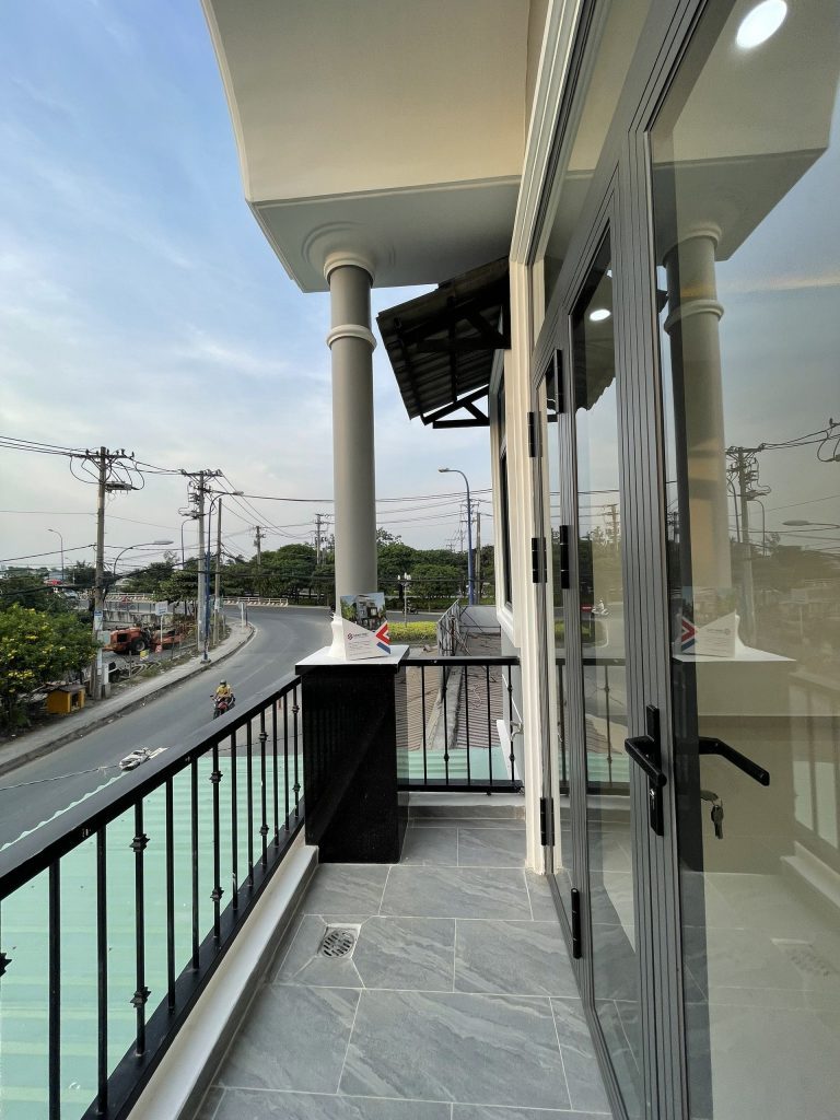Lắp đặt lan can sắt ban công tại An Bình, Bình Dương – Chắc chắn, an toàn, bền đẹp